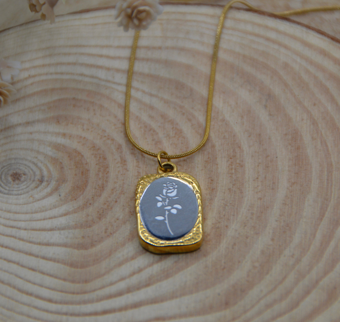 The Rose Pendant Necklace